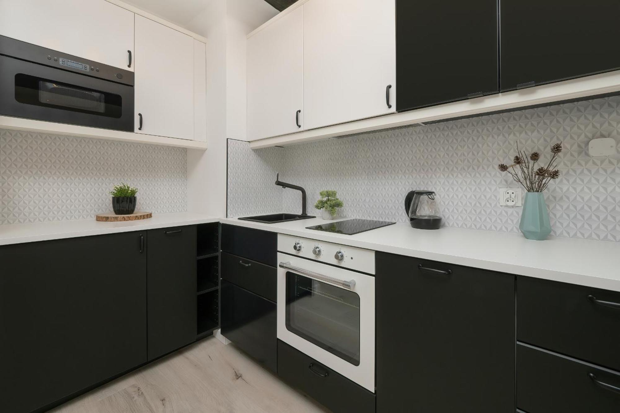 Modern Wroblewskiego With Balcony And Free Parking By Renters Apartment Lodz (Lodz)