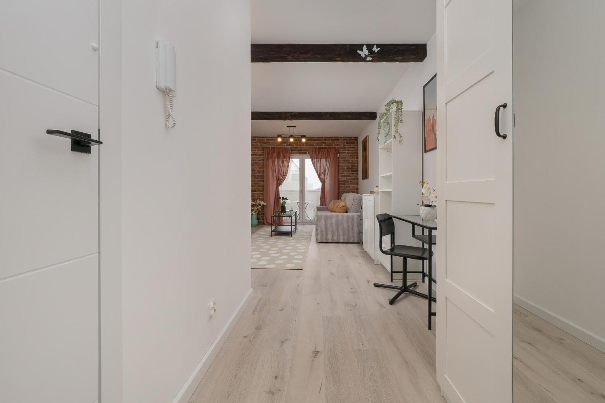 Apartment Modern Wroblewskiego With Balcony And Free Parking By Renters Lodz (Lodz)